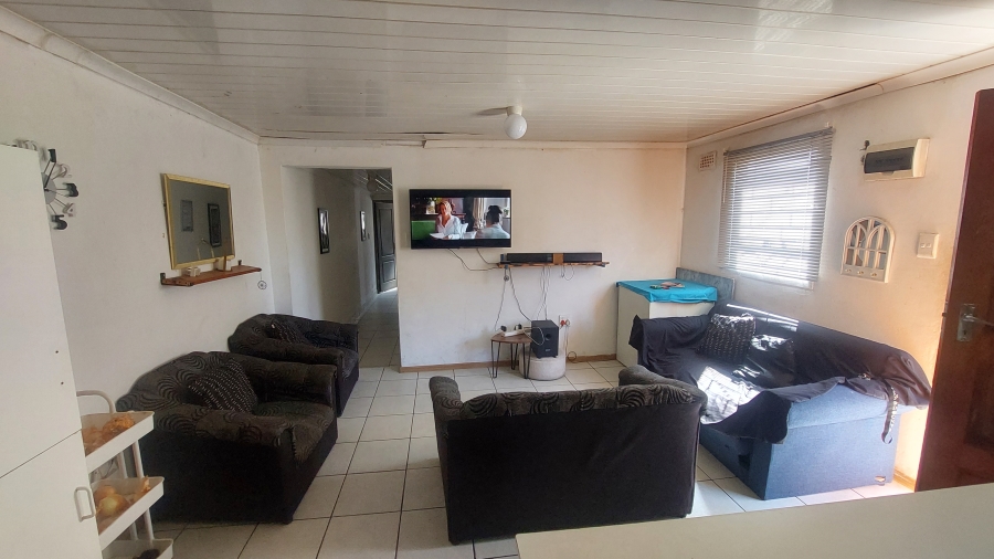 2 Bedroom Property for Sale in Park Village Western Cape
